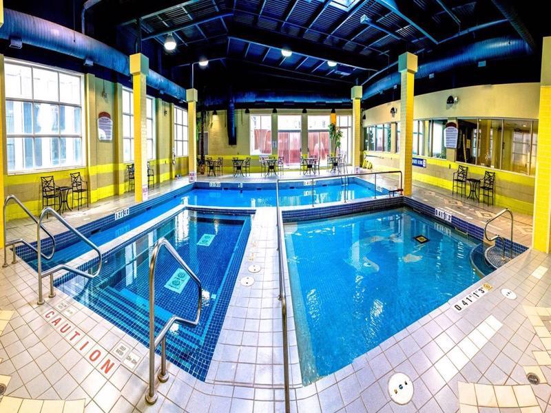 Hamilton Plaza Hotel And Conference Centre Екстер'єр фото